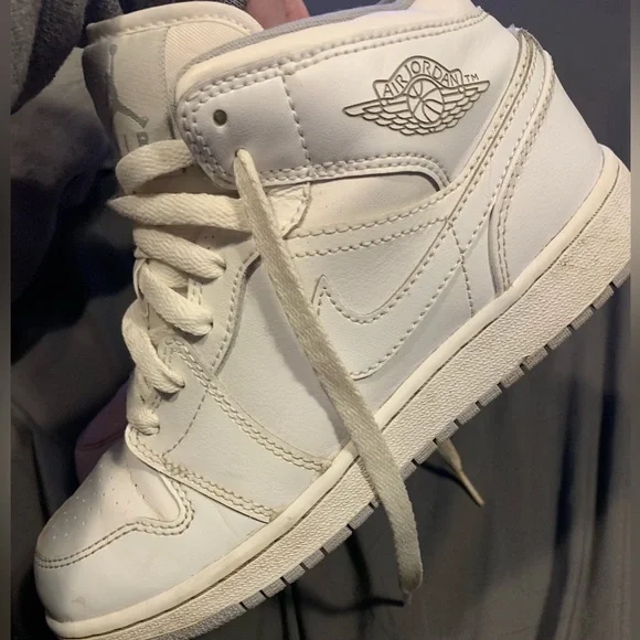 Jordan 1s - Picture 3 of 5